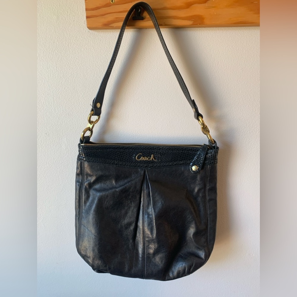 Coach Ashley Black Leather Hippie Handbag Shoulder 
Snake Trim Gold Hardware